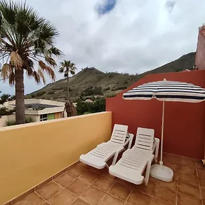Сasa de vacaciones Cheerful 3 Bedroom Town House With Garage, Tegueste